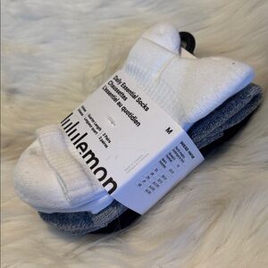 Lululemon Unisex Daily Essential Crew Socks sz Medium